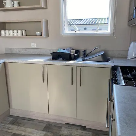 Luxury Sleeps 6 Pet Friendly